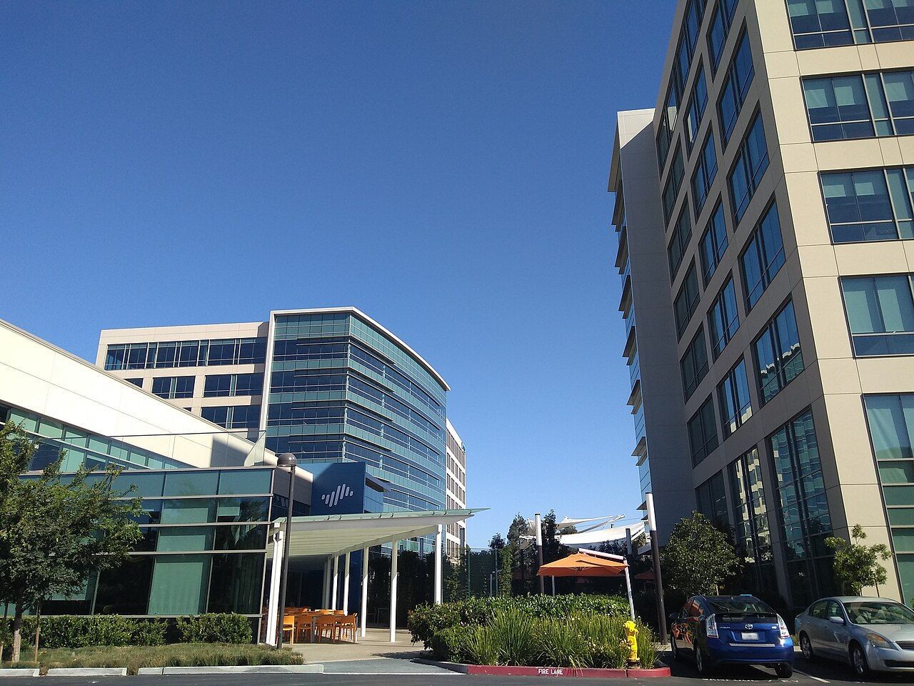 Edificios de la sede de Palo Alto Networks en Santa Clara, California, vistos desde la entrada sur